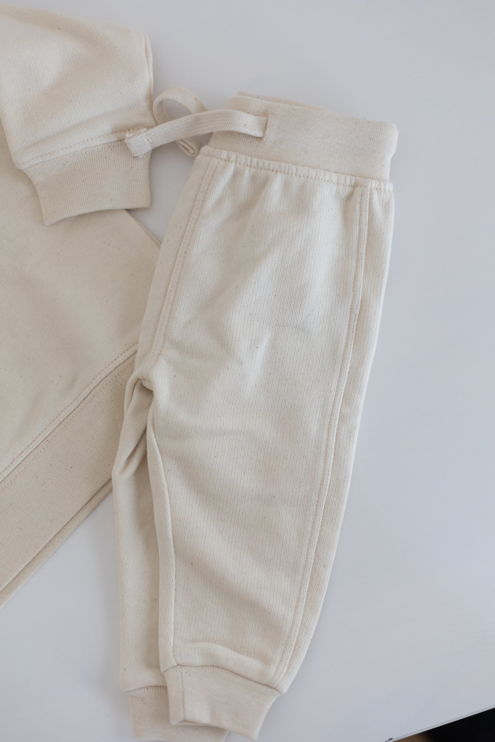 Kinderkleidung Sweatshirt Pullover Hose Musselin Stoffe minimalistisch zeitlos Rakete Planet Saturn Sterne Stoffe French Terry Jersey Regenbogen rainbows